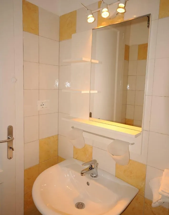 B&B Agon Taormina 2*,