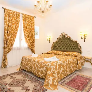 ca-venezia.hotelinveneto.com/